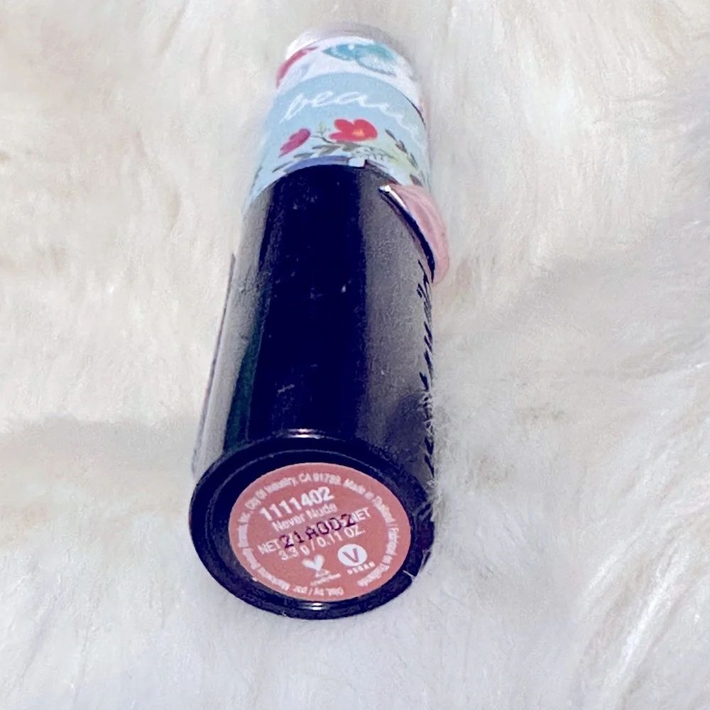 Wet&Wild Never Nude Beautiful Pinkish-Neutral Matte Velvety Smooth Lipstick 3.3g